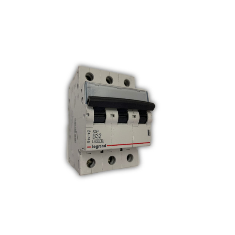 Istič 63 B 32A Legrand